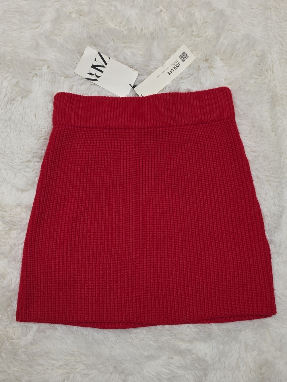 Zara- Red Knit Mini Skirt. Size S. NWT